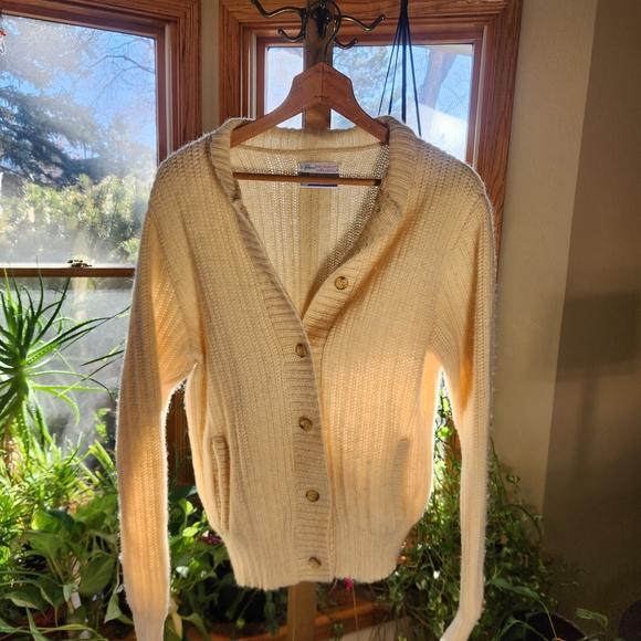 Vintage Knit Cardigan - Picture 2 of 8